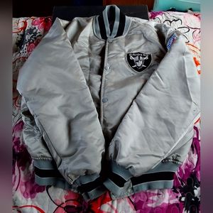 Vintage 1980s Raiders Jacket Size Large. Item is priced as low as I'll go :)